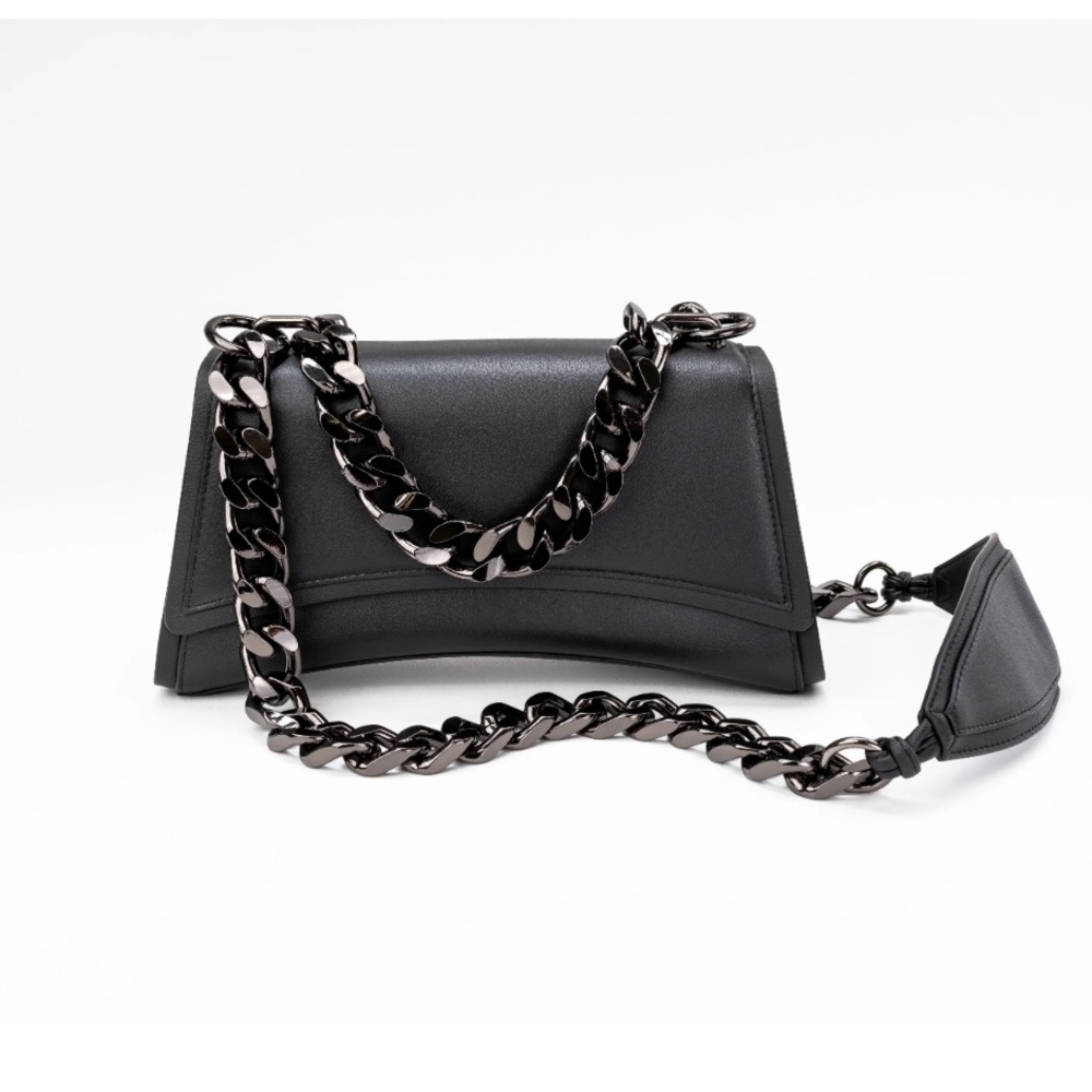 ESLLA DHARMA CROSSBODY MATTE BLACK NWT